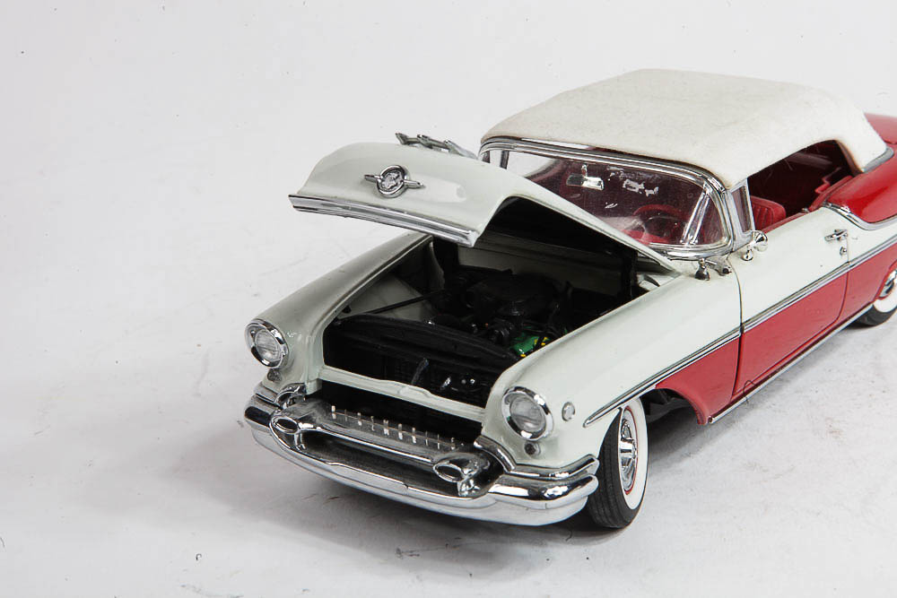 Danbury Mint 1955 Oldsmobile Super Eighty Eight Convertible Die Cast Car