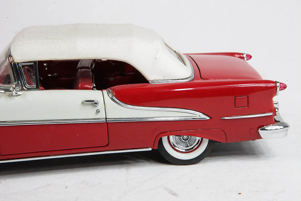Danbury Mint 1955 Oldsmobile Super Eighty Eight Convertible Die Cast Car