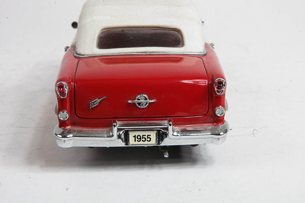 Danbury Mint 1955 Oldsmobile Super Eighty Eight Convertible Die Cast Car