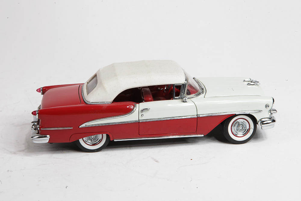 Danbury Mint 1955 Oldsmobile Super Eighty Eight Convertible Die Cast Car