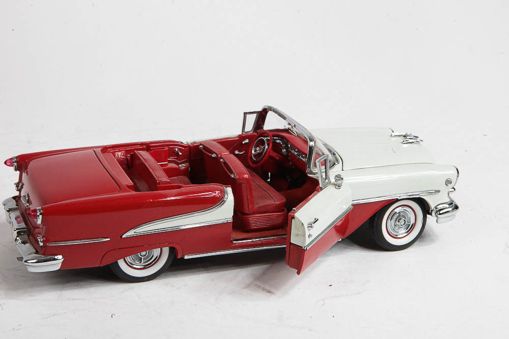 Danbury Mint 1955 Oldsmobile Super Eighty Eight Convertible Die Cast Car