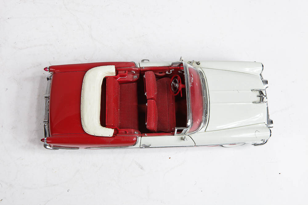Danbury Mint 1955 Oldsmobile Super Eighty Eight Convertible Die Cast Car