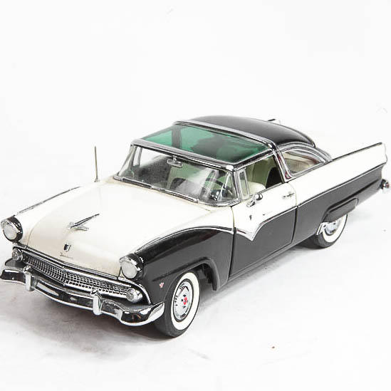Danbury Mint 1955 Ford Fairlane Crown Victoria Skyliner Die-Cast Model Car