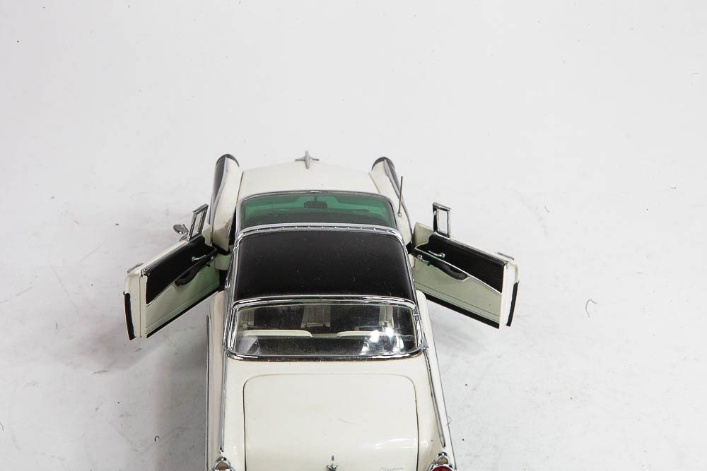 Danbury Mint 1955 Ford Fairlane Crown Victoria Skyliner Die-Cast Model Car