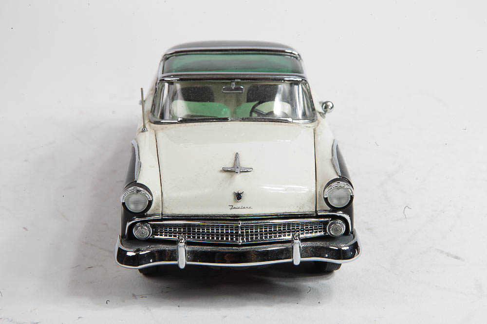 Danbury Mint 1955 Ford Fairlane Crown Victoria Skyliner Die-Cast Model Car