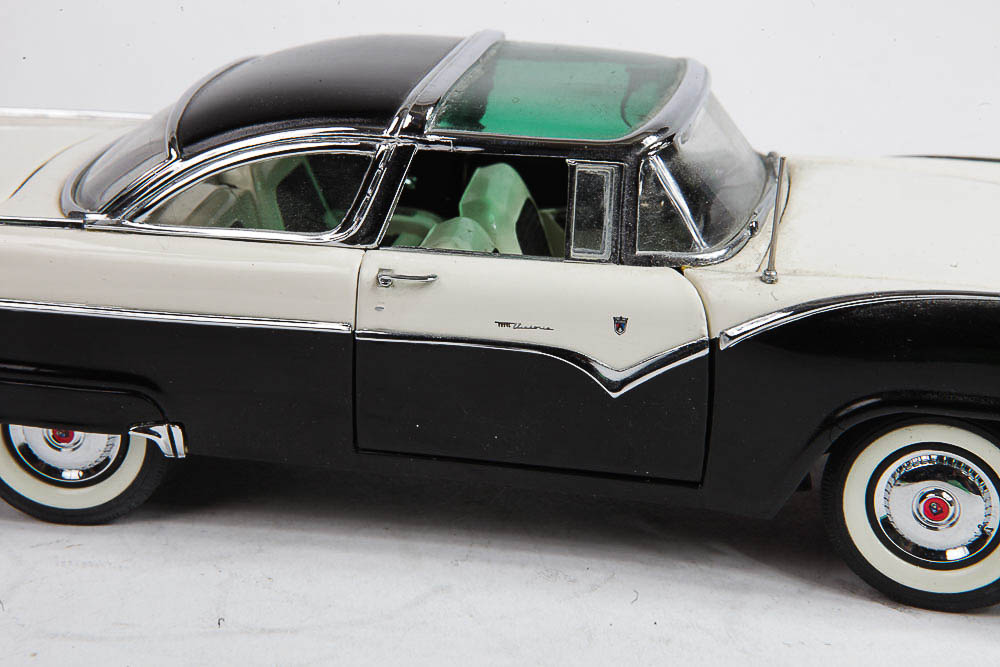 Danbury Mint 1955 Ford Fairlane Crown Victoria Skyliner Die-Cast Model Car