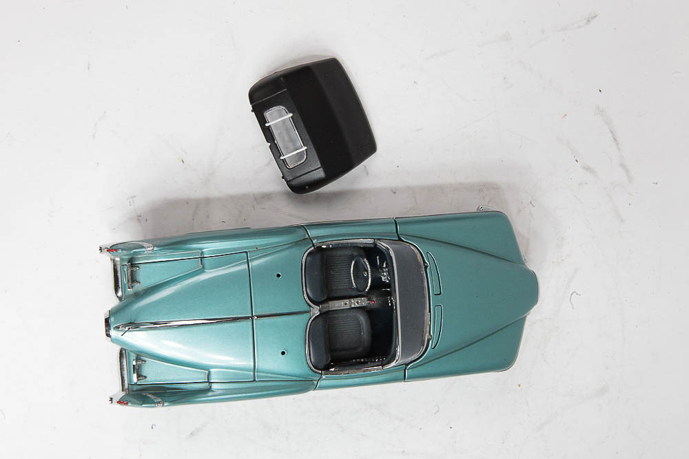 Franklin Mint 1951 Buick LeSabre Die-Cast Car