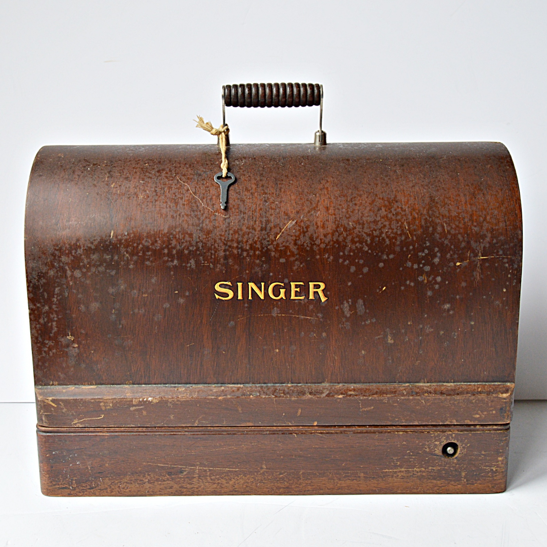 Vintage Singer Model 99 Sewing Machine with Bentwood Case
