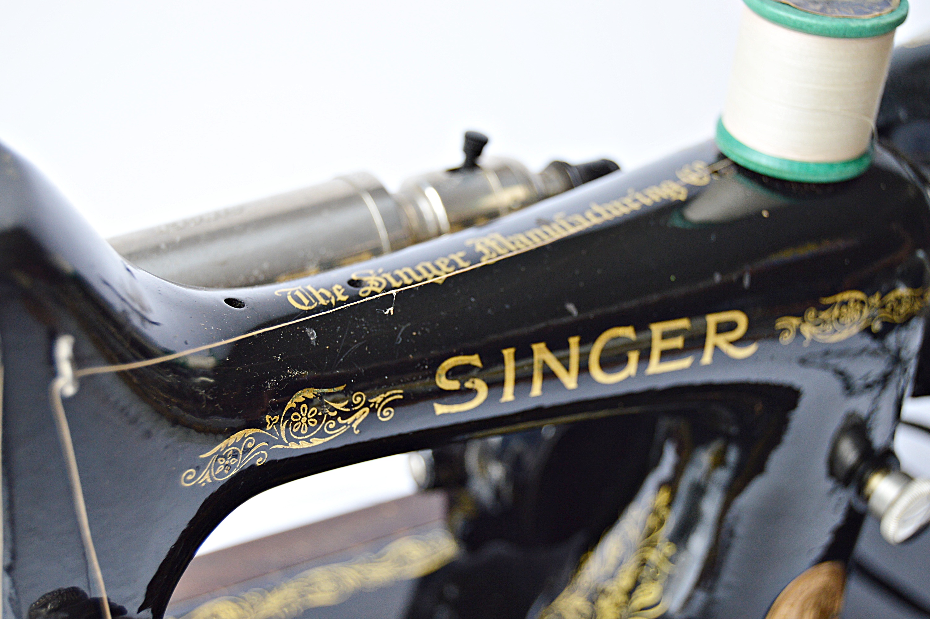 Vintage Singer Model 99 Sewing Machine with Bentwood Case