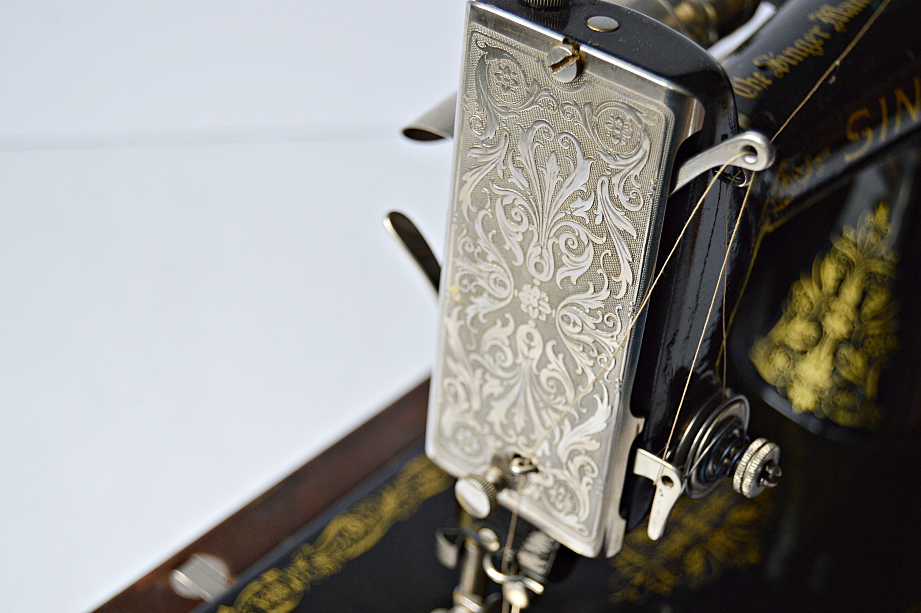 Vintage Singer Model 99 Sewing Machine with Bentwood Case