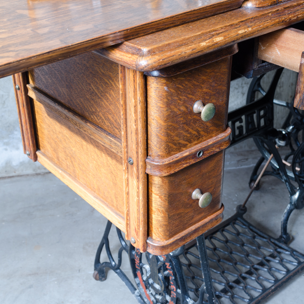 Antique Singer Sewing Machine and Treadle Table