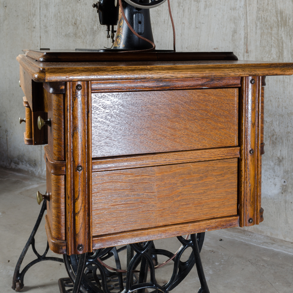 Antique Singer Sewing Machine and Treadle Table