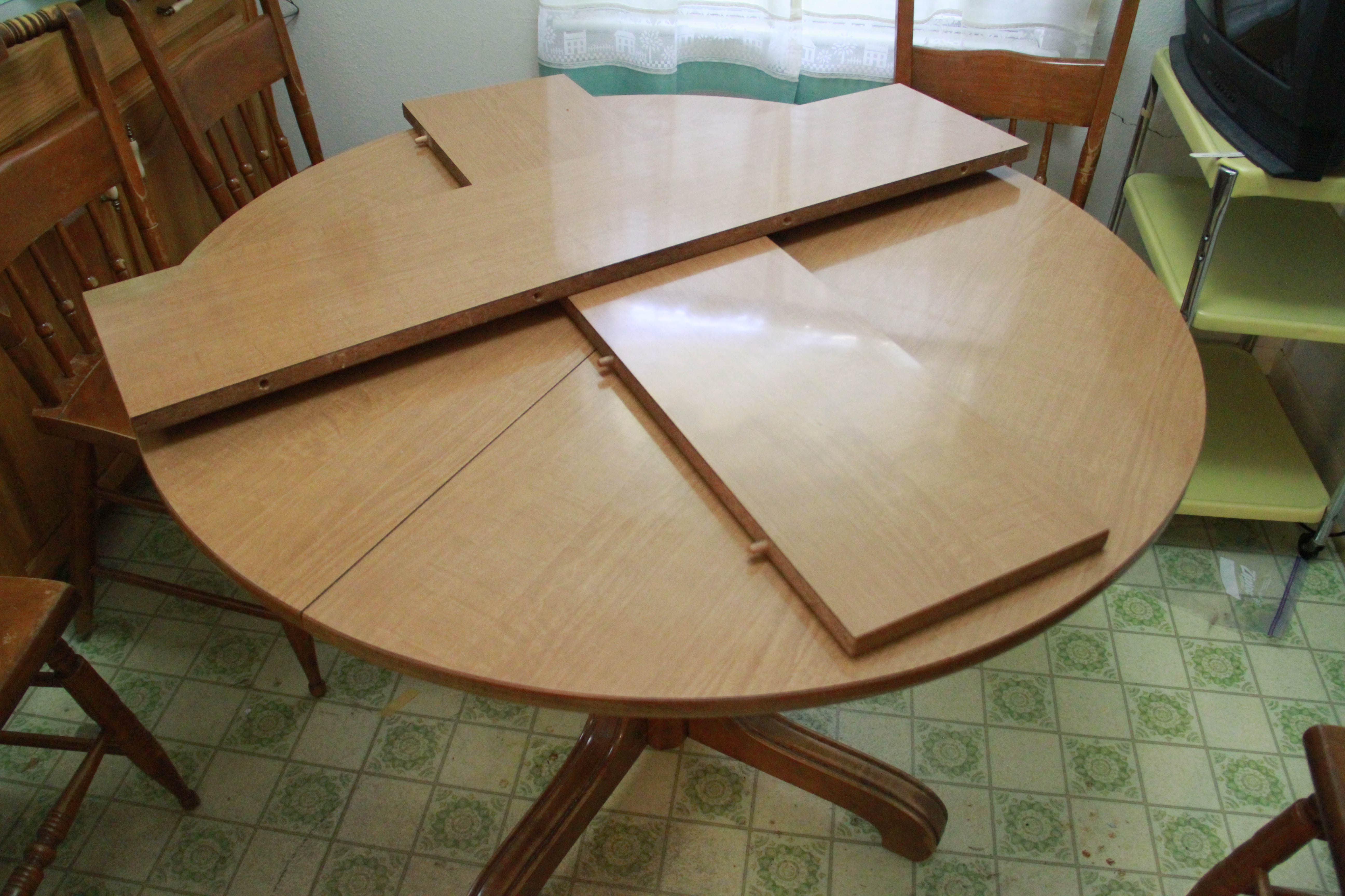 Vintage Dining Table with Leaf Inserts and Chairs
