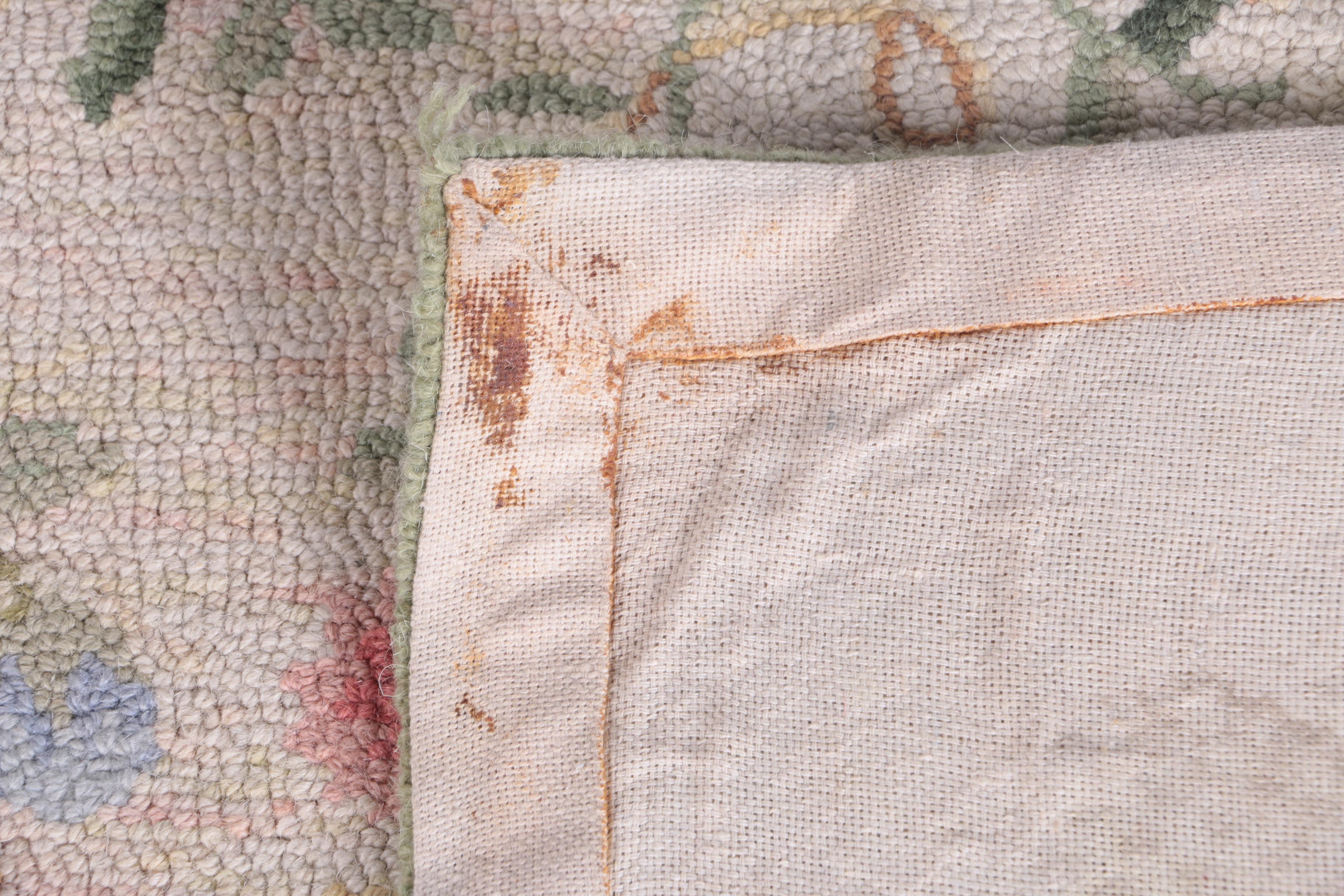 Hooked Floral Wool Area Rug