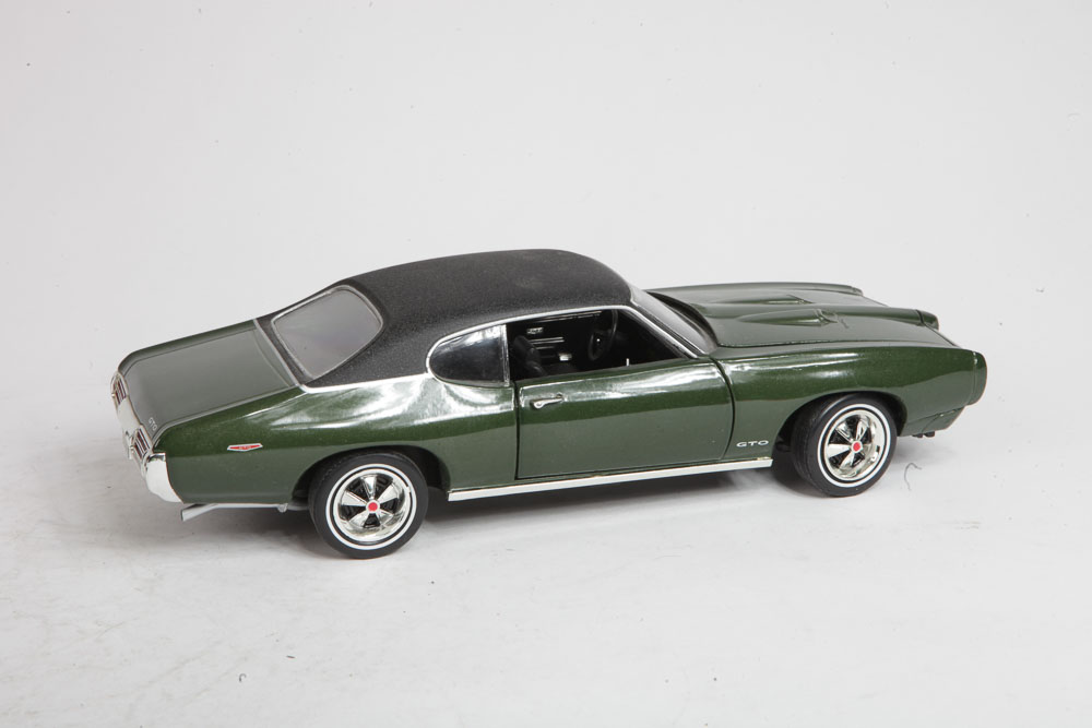1:18-Scale Pontiac GTO Die Cast Cars