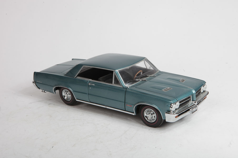 1:18-Scale Pontiac GTO Die Cast Cars