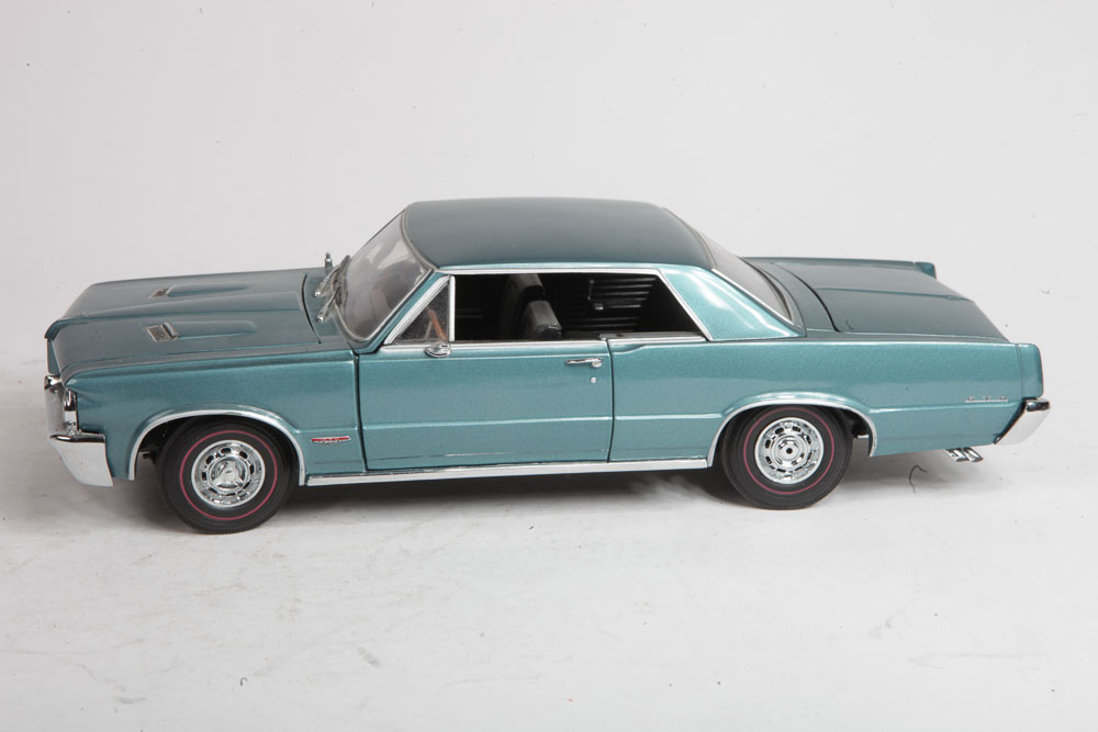 1:18-Scale Pontiac GTO Die Cast Cars