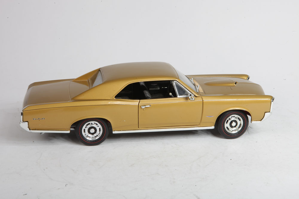 1:18-Scale Pontiac GTO Die Cast Cars