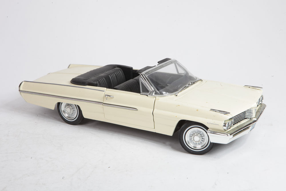 Pair of 1962 Pontiac Catalina Die-Cast Cars