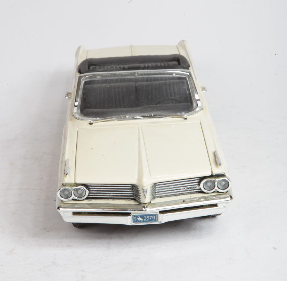 Pair of 1962 Pontiac Catalina Die-Cast Cars