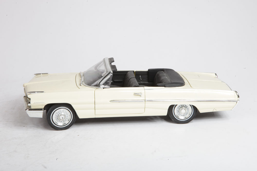 Pair of 1962 Pontiac Catalina Die-Cast Cars