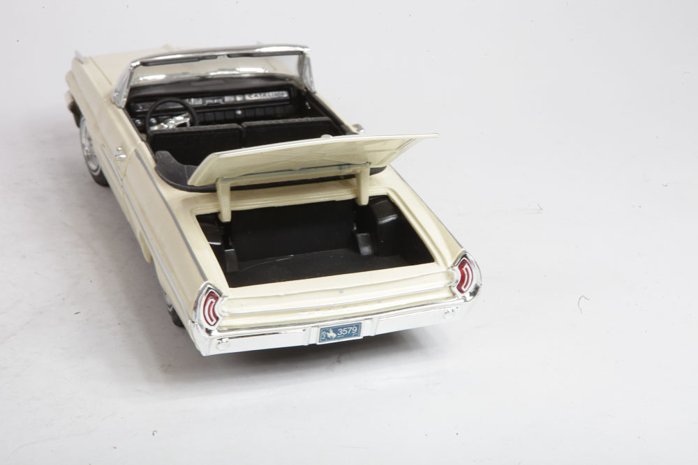 Pair of 1962 Pontiac Catalina Die-Cast Cars