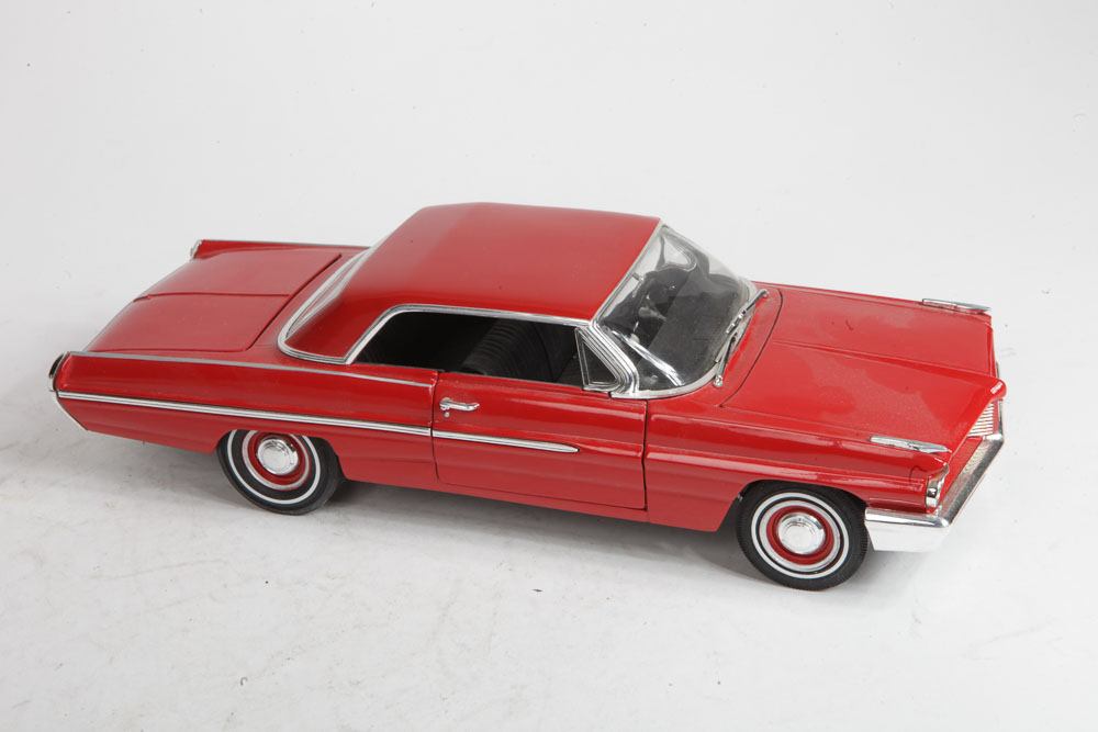 Pair of 1962 Pontiac Catalina Die-Cast Cars