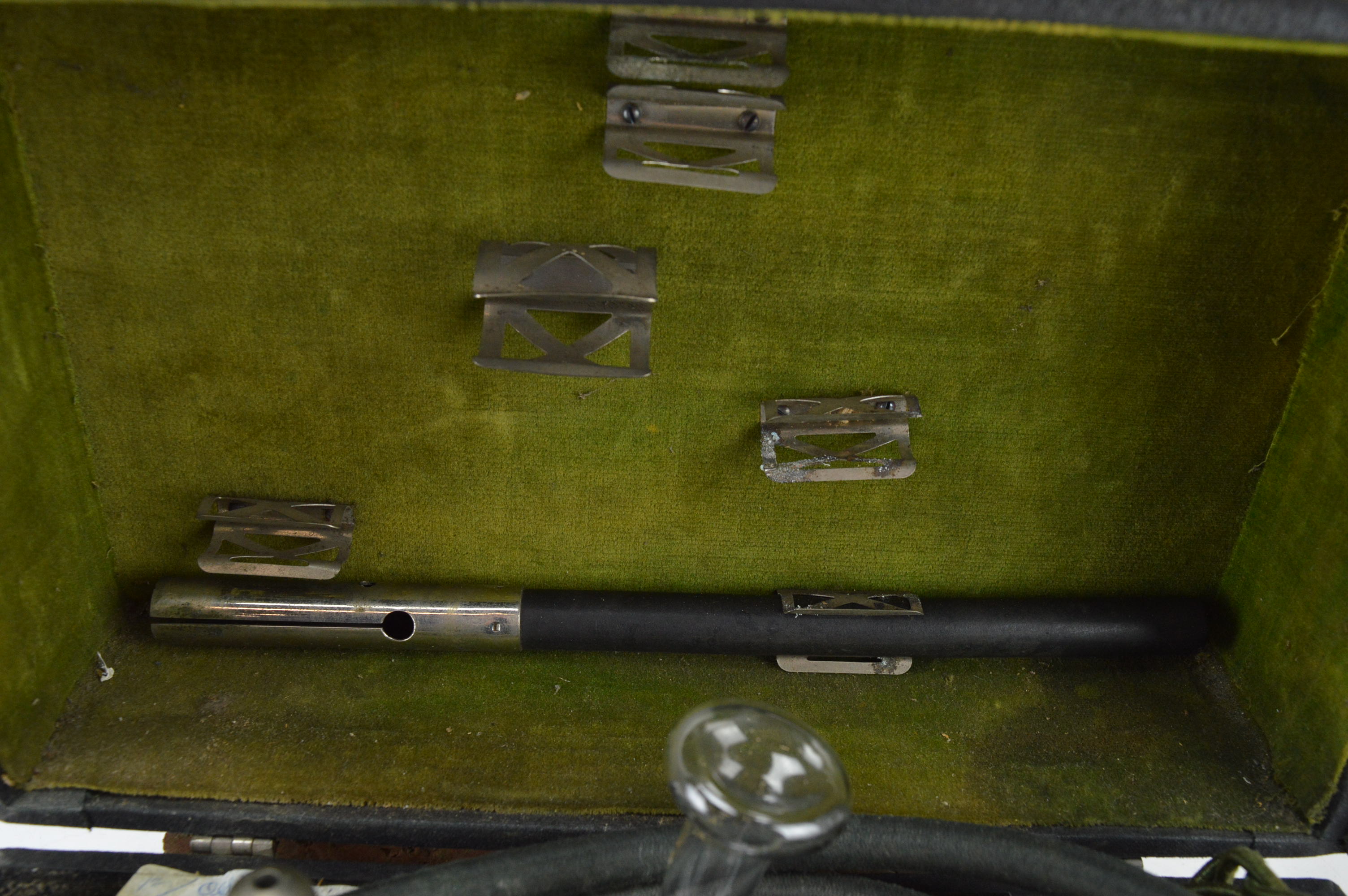 Antique H.G. Fischer Portable Electrotherapy Medical Machine