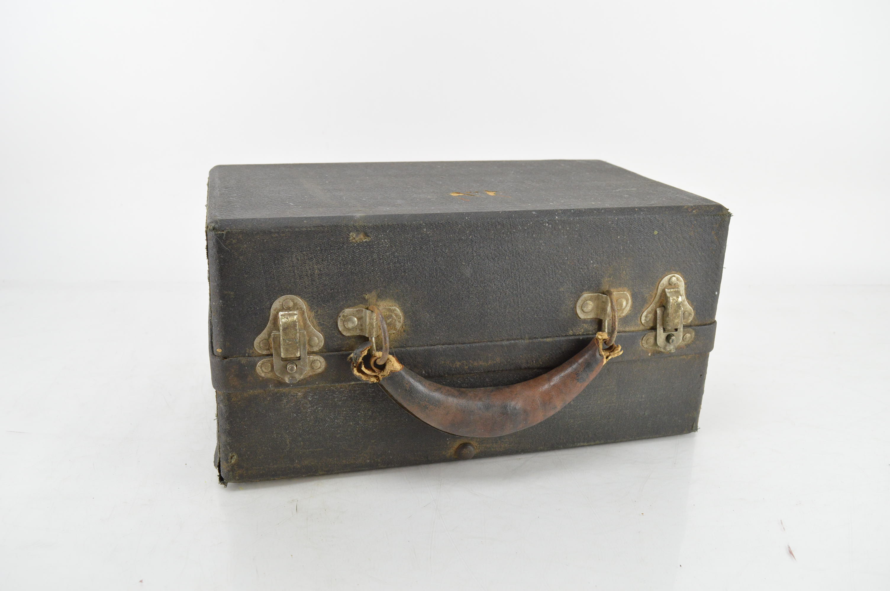 Antique H.G. Fischer Portable Electrotherapy Medical Machine