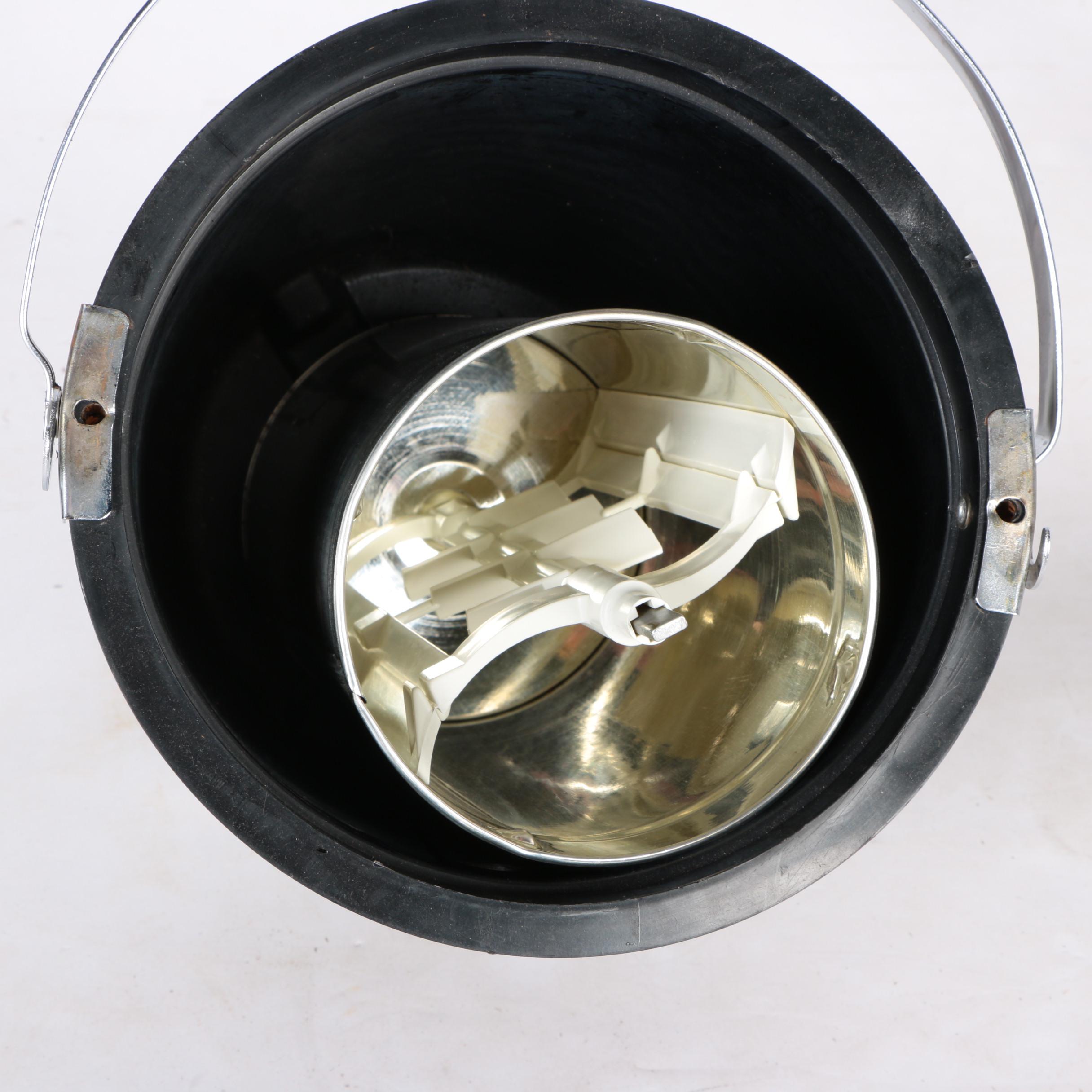 Montgomery Wards Signature Electric Ice-Cream Maker