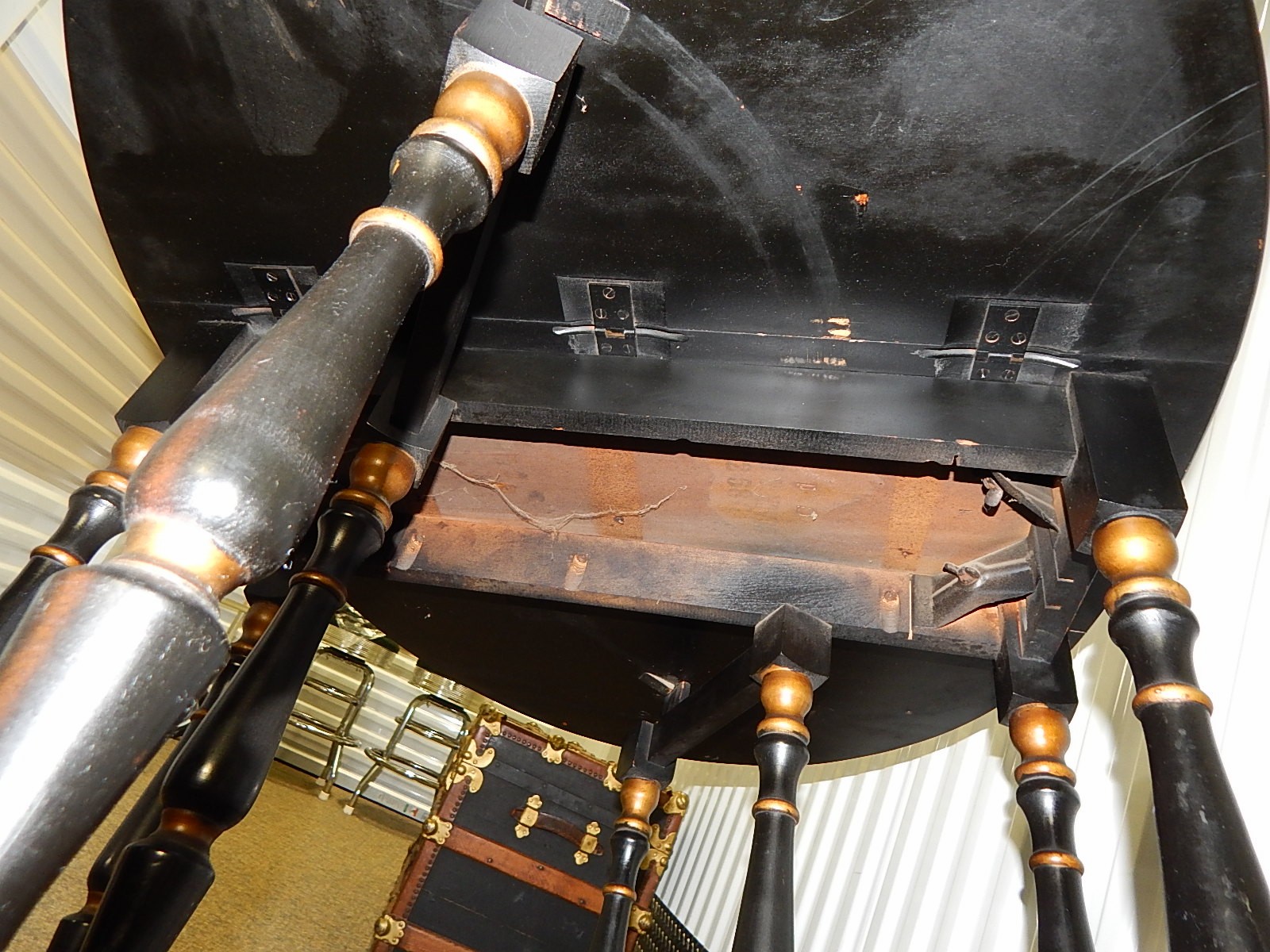 Antique Country French Gate Leg Drop Leaf Table