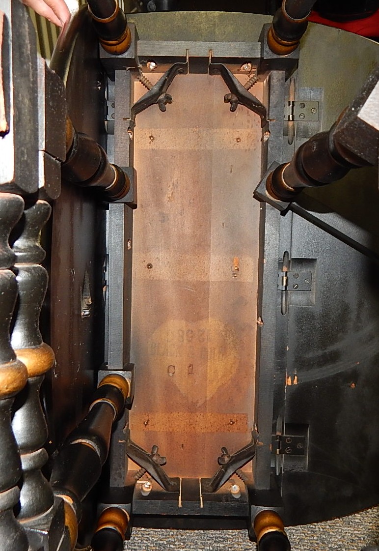 Antique Country French Gate Leg Drop Leaf Table