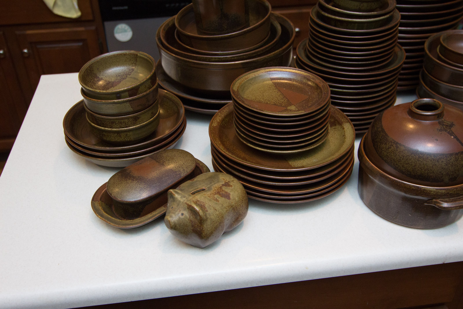 Vintage Iron Mountain "Roan" Stoneware Collection