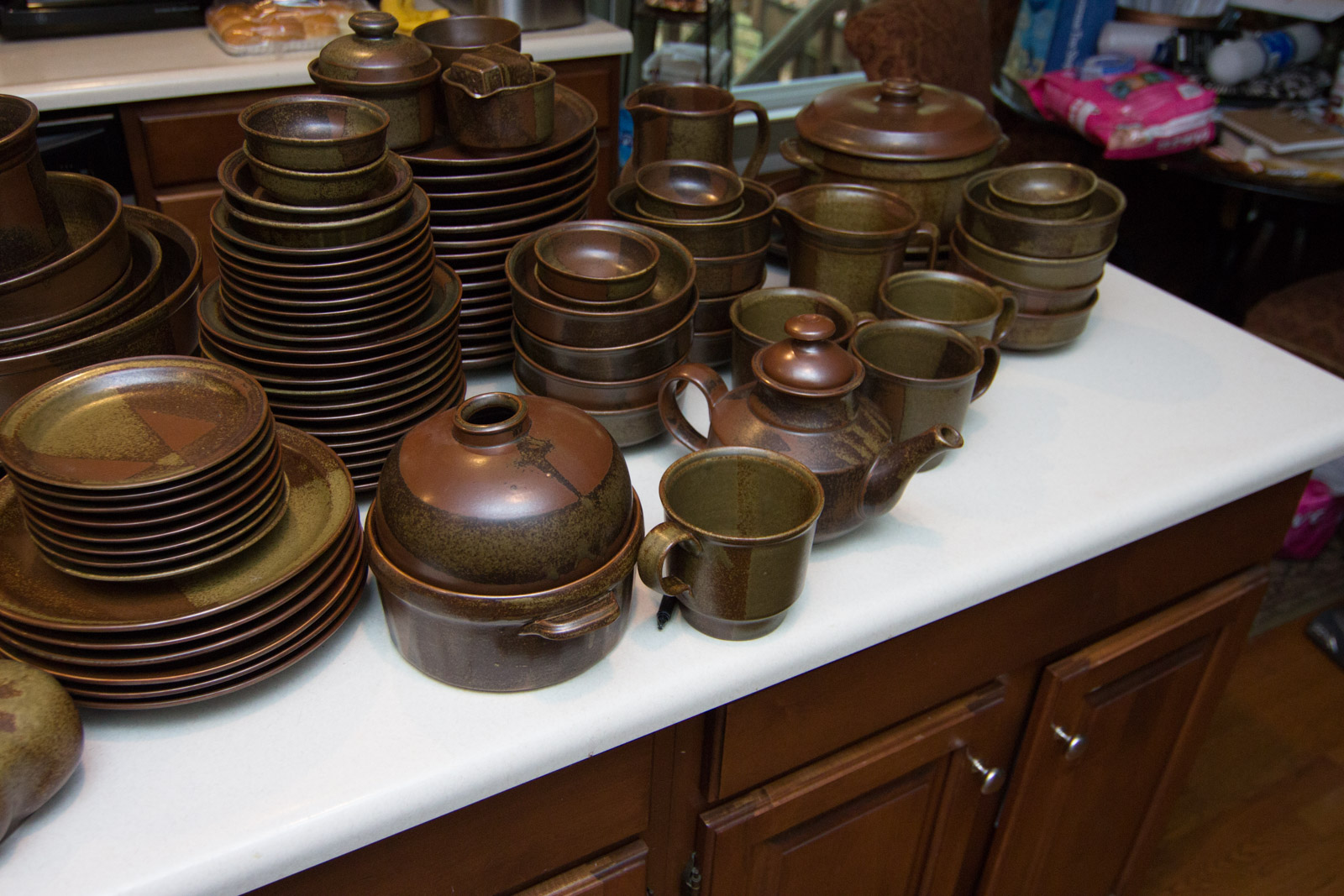 Vintage Iron Mountain "Roan" Stoneware Collection