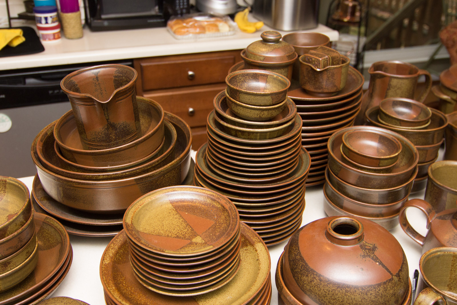 Vintage Iron Mountain "Roan" Stoneware Collection