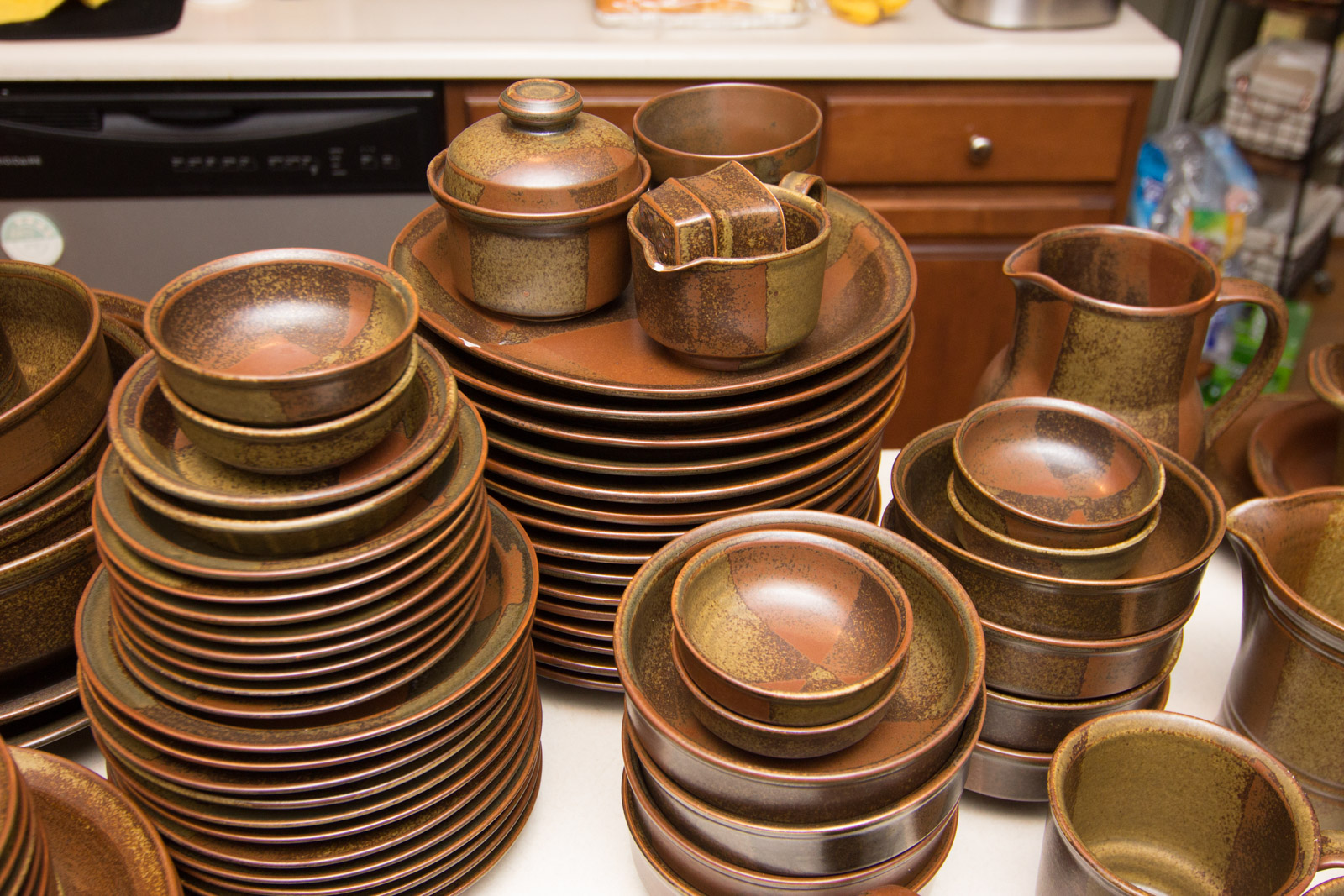 Vintage Iron Mountain "Roan" Stoneware Collection