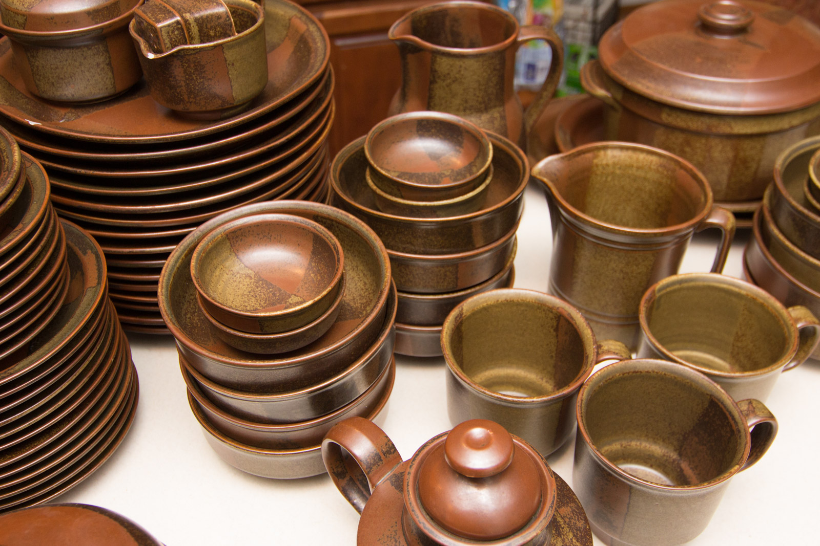 Vintage Iron Mountain "Roan" Stoneware Collection