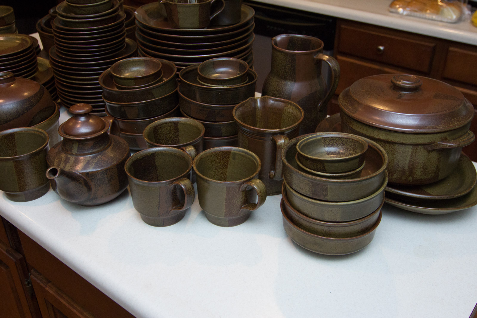 Vintage Iron Mountain "Roan" Stoneware Collection