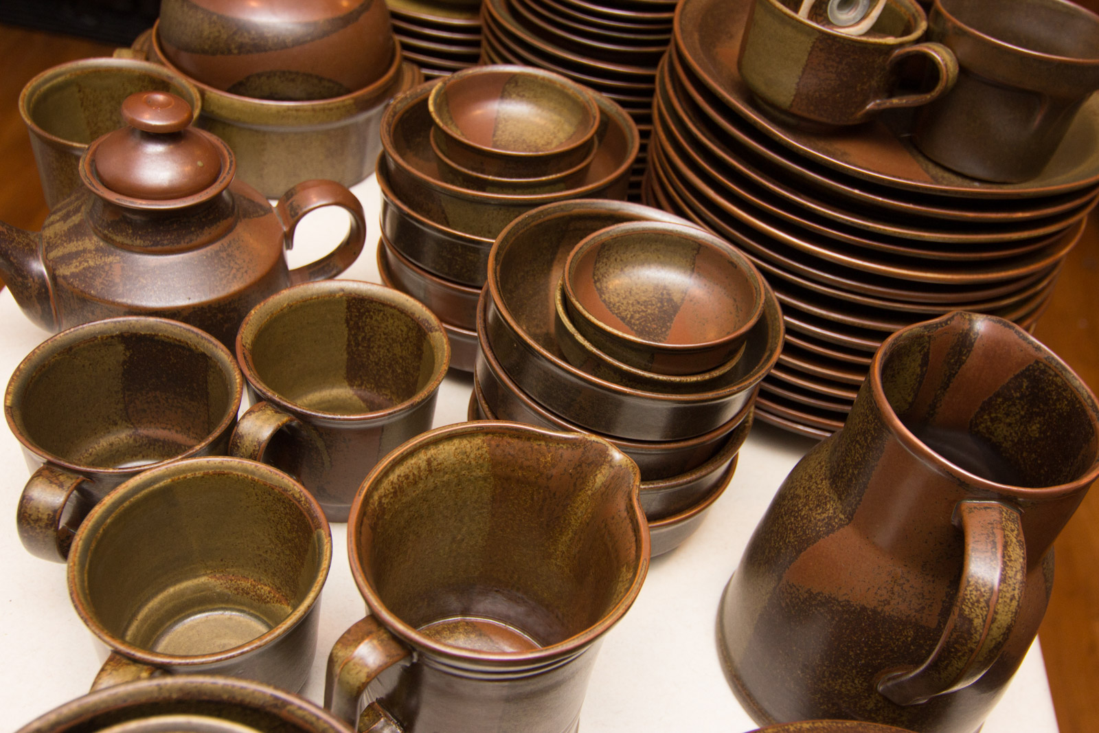 Vintage Iron Mountain "Roan" Stoneware Collection