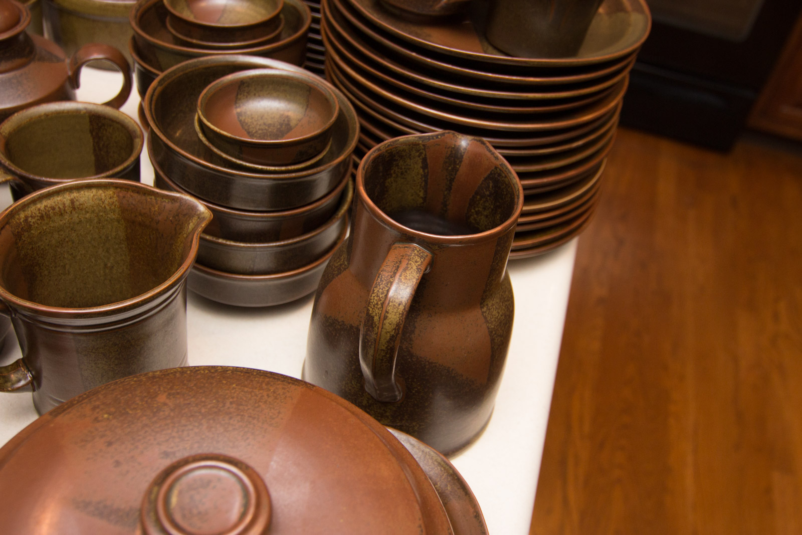 Vintage Iron Mountain "Roan" Stoneware Collection