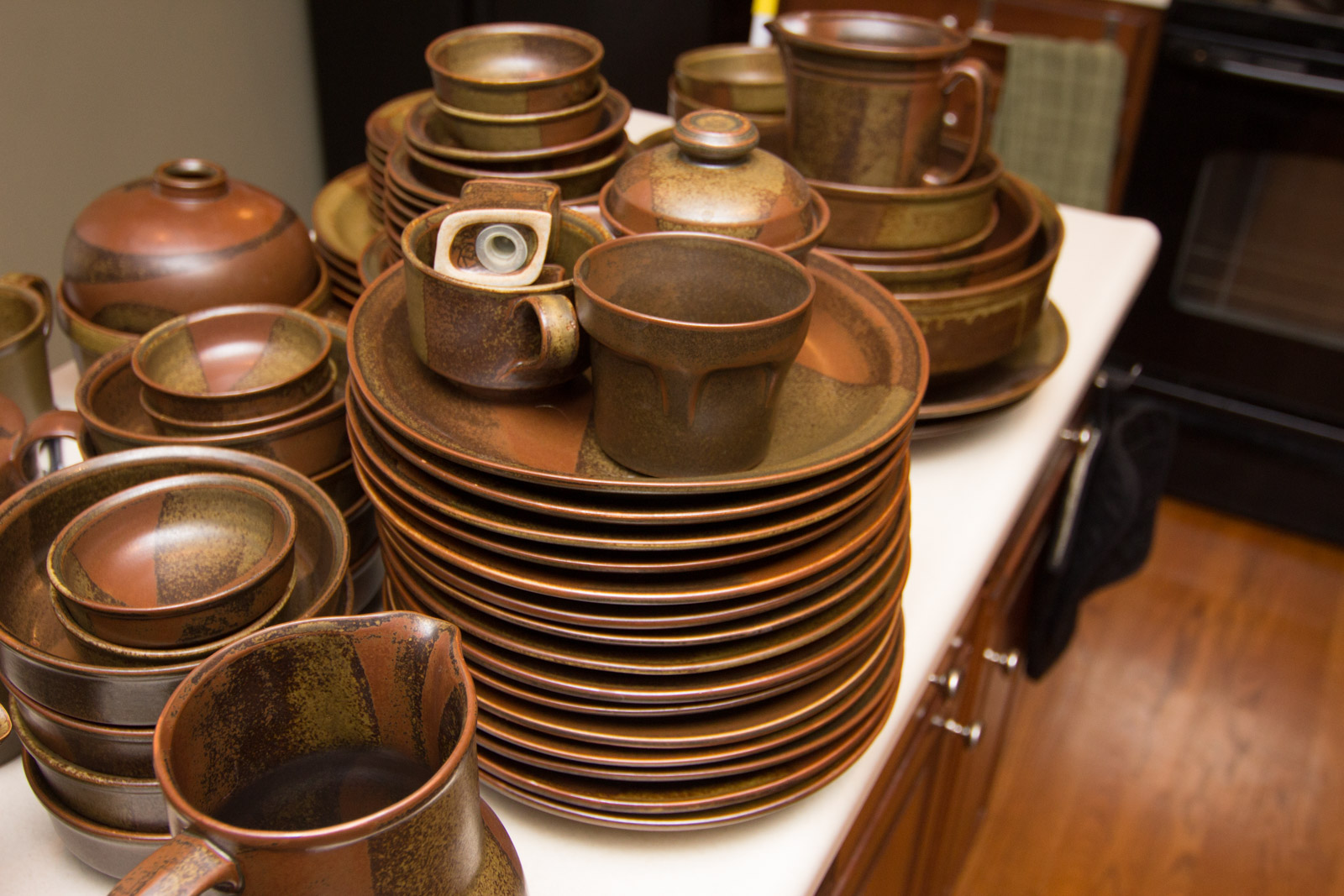 Vintage Iron Mountain "Roan" Stoneware Collection