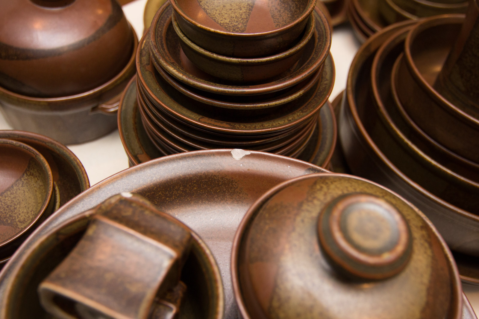 Vintage Iron Mountain "Roan" Stoneware Collection