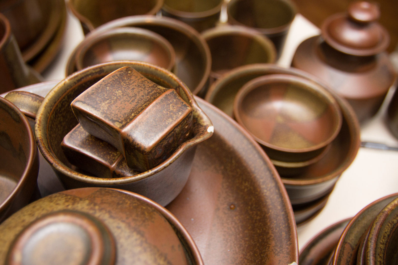 Vintage Iron Mountain "Roan" Stoneware Collection