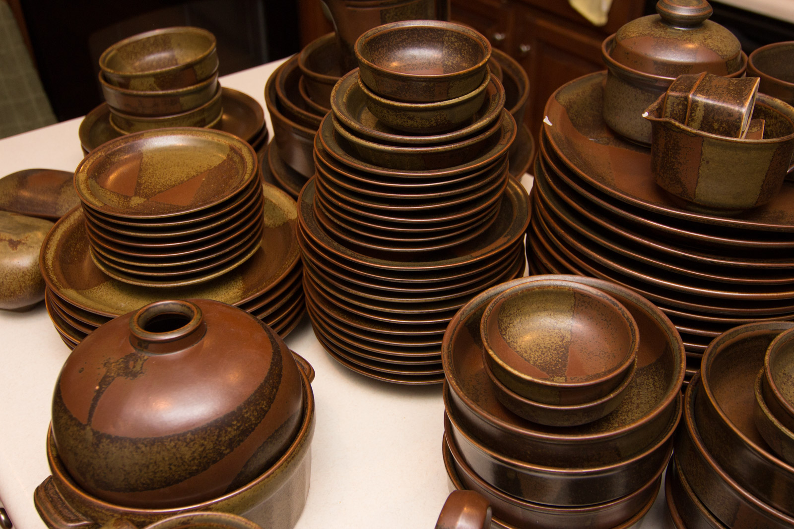 Vintage Iron Mountain "Roan" Stoneware Collection