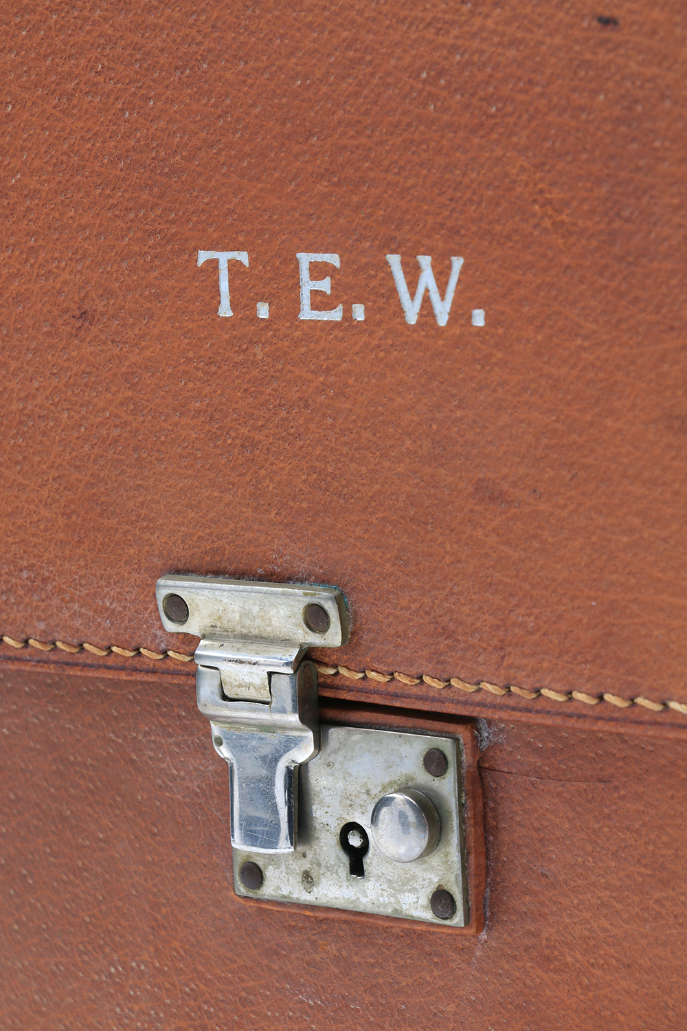 James Dixon & Sons Hallmarked Art Deco Silver Plated Field Bar in Leather Case