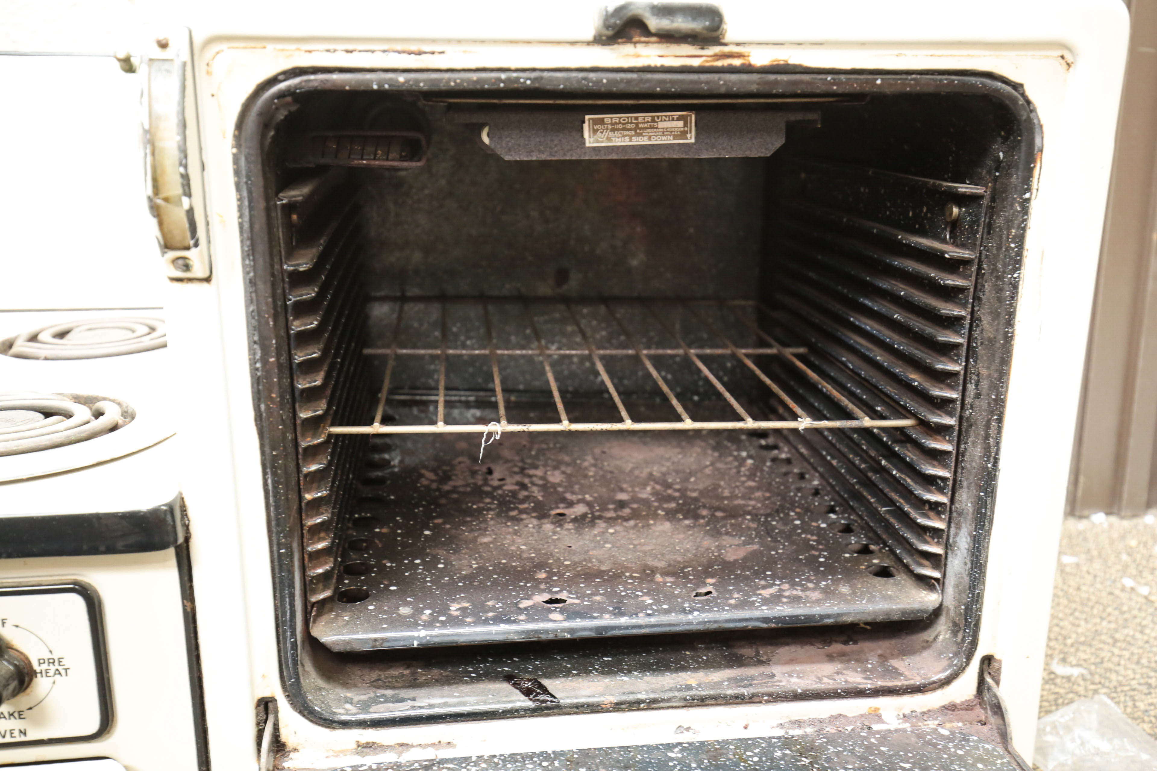 Vintage Hotpoint L&H Electrics Enameled Range with Oven