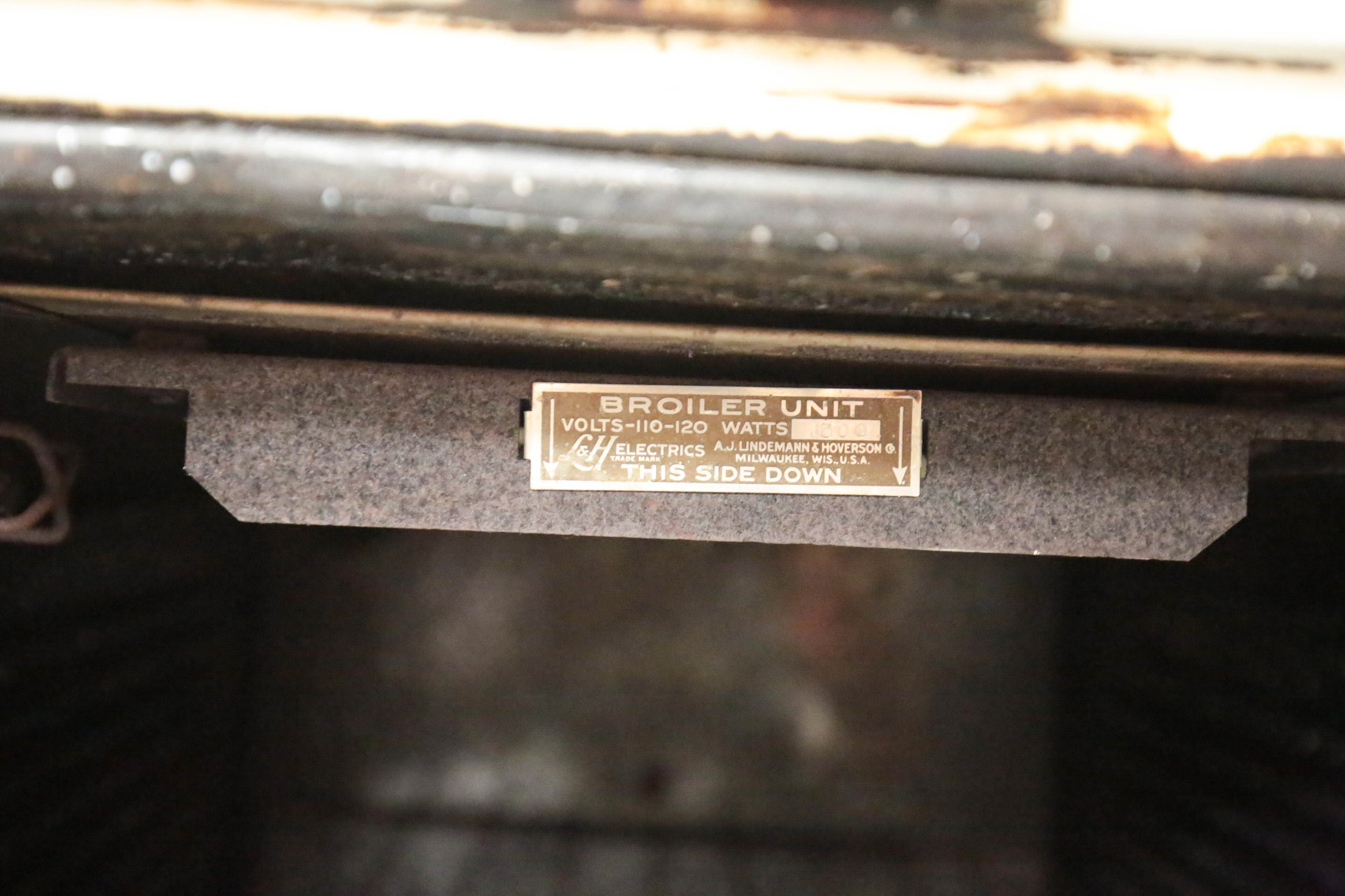 Vintage Hotpoint L&H Electrics Enameled Range with Oven