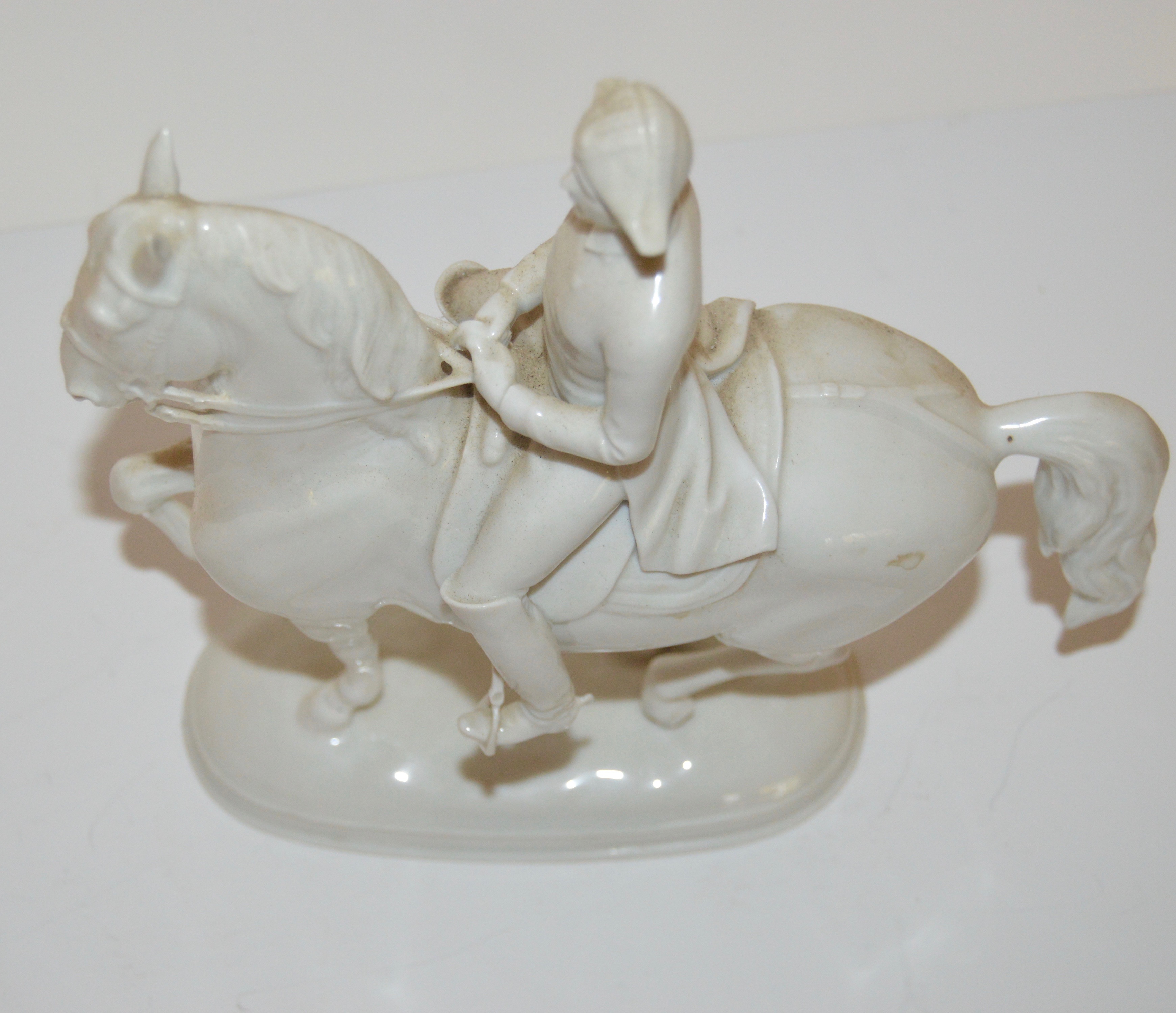 PRIORITY-Augarten Wien Lipizzaner Stallion Figurine in Piaffe Dressage