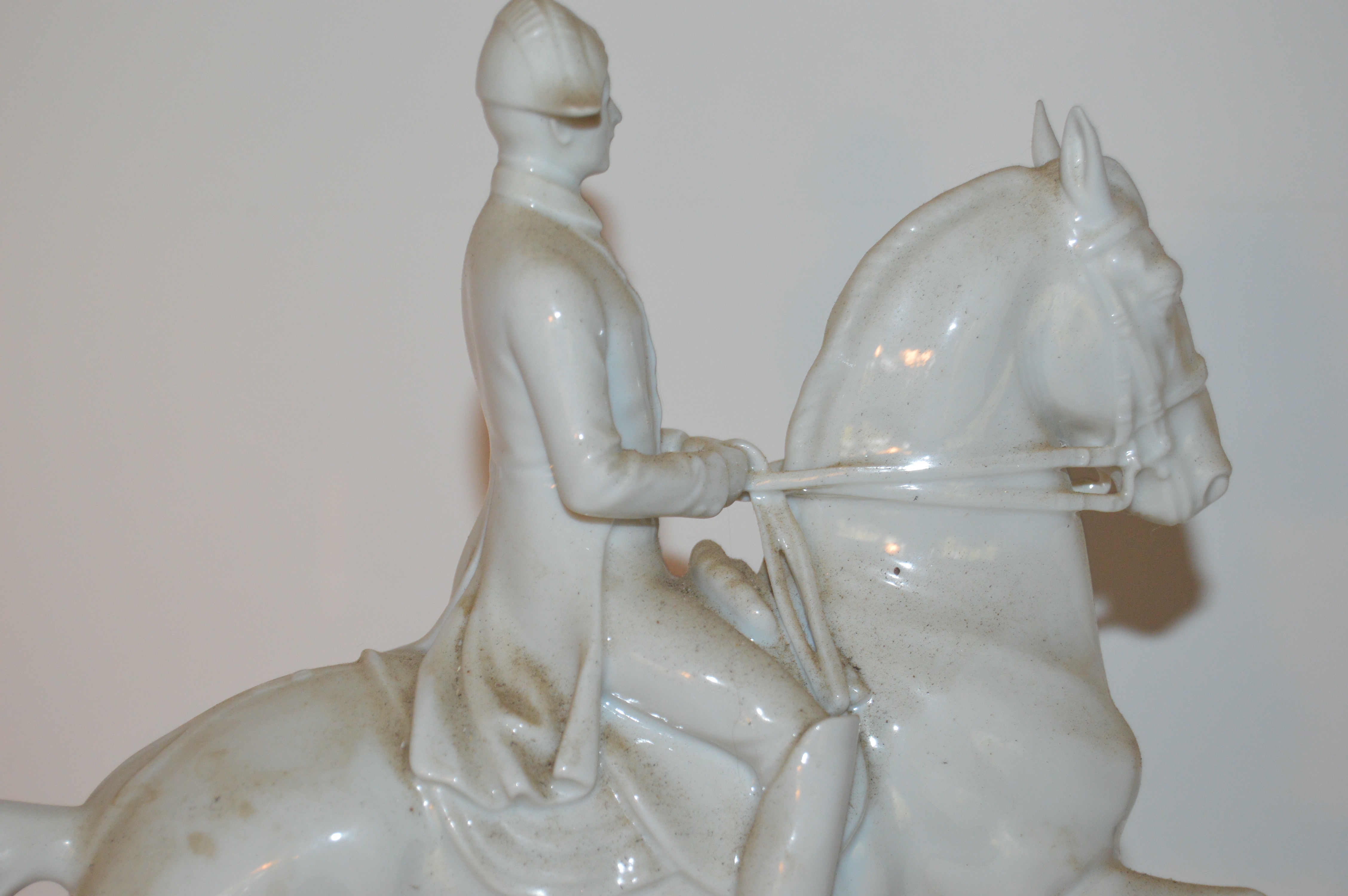 PRIORITY-Augarten Wien Lipizzaner Stallion Figurine in Piaffe Dressage