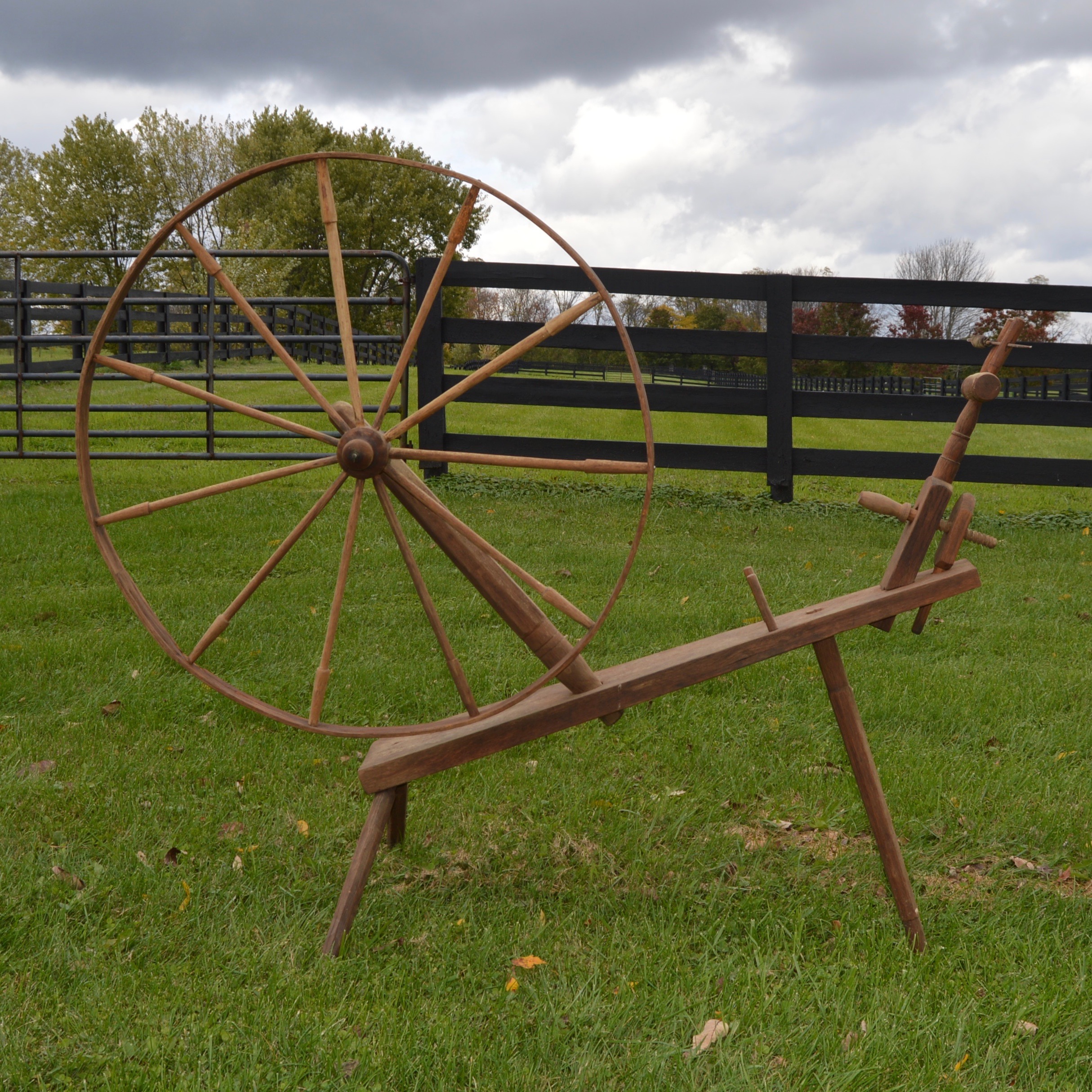 Antique Shaker Style Spinning Wheel